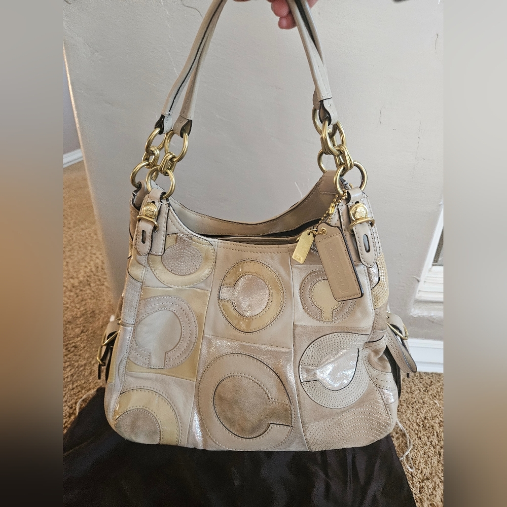 Authentic Coach Maggie Beige Ivory Inlaid Leather, Patent Leather Suede Purse Ba